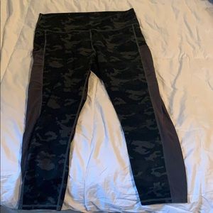 Mila pocket Capri powerhold leggings